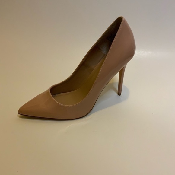 Madden Girl Pumps - Picture 2 of 11